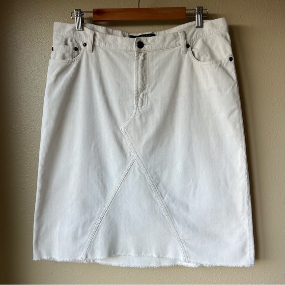 Abercrombie & Fitch Dresses & Skirts - VTG Abercrombie & Fitch Corduroy Skirt Women’s 12 A-Line Raw Hem Y2K 100% Cotton